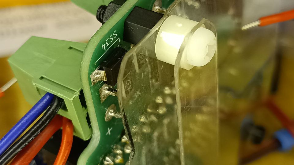 Seinakinnitused